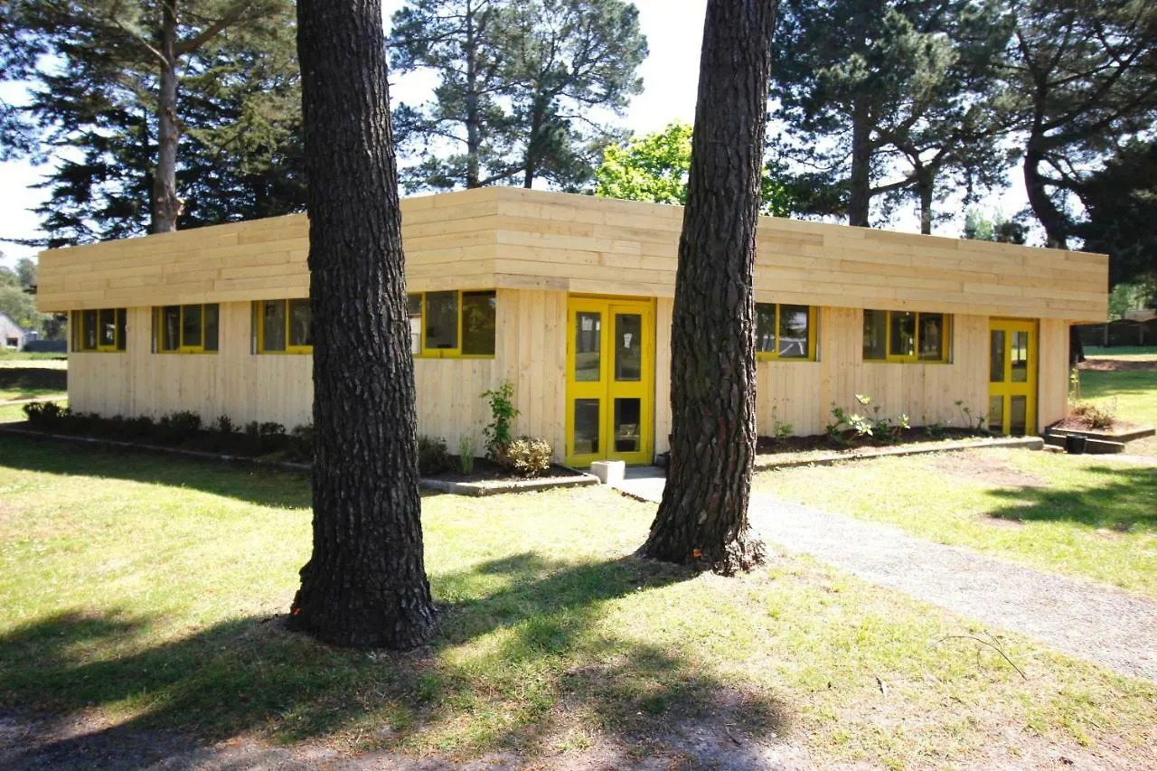 Campsite Tiny House Et Tentes En Coton Dans La Pinede Hotel Erquy